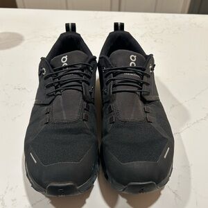 On Cloud Running Women’s Black Shoes